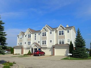 19 Cove Dr #19, Bay City, MI 48706