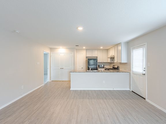 5th image of 4220 Revetment Way