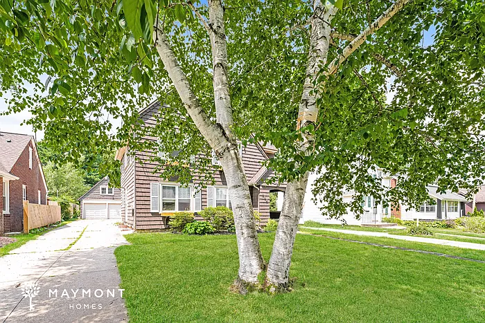 238 Oakgrove St — Photo 7