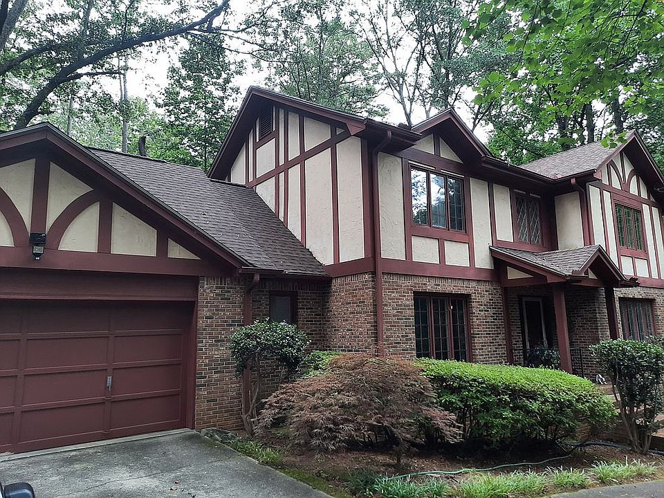 2nd image of 767 Carlisle Club Dr