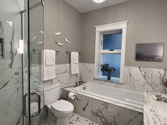 4th image of 546 W Wellington Ave #1W