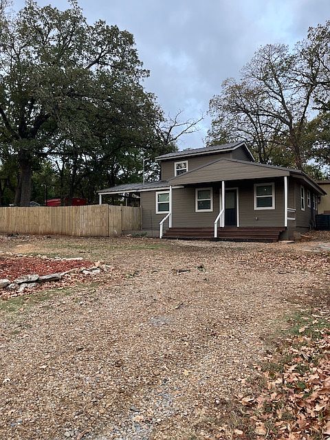 1st image of 301 Applecross Ln