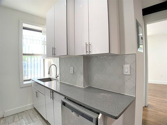 4th image of 580 Saint Nicholas Ave #B1