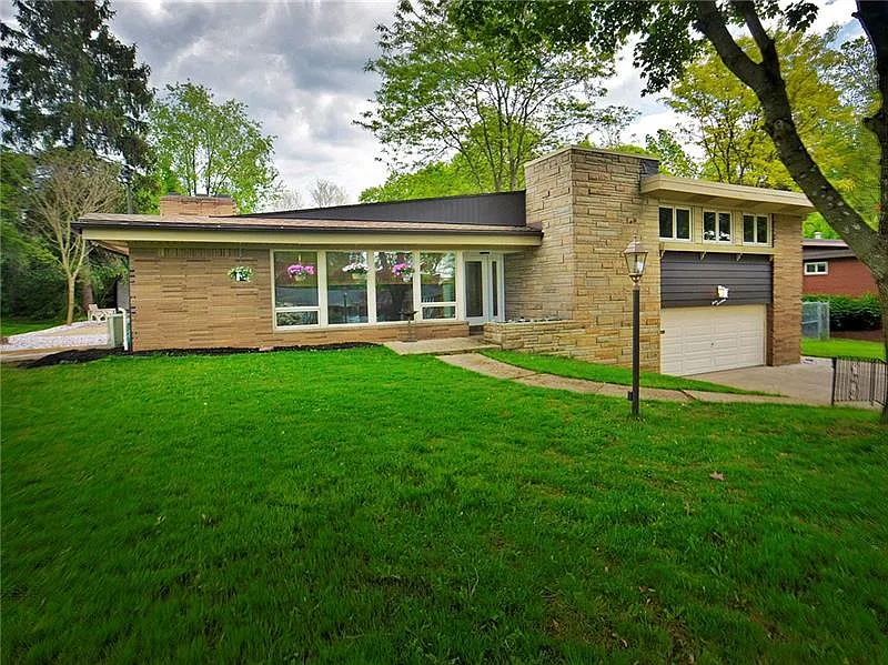 1217 Northwestern Dr photo 1