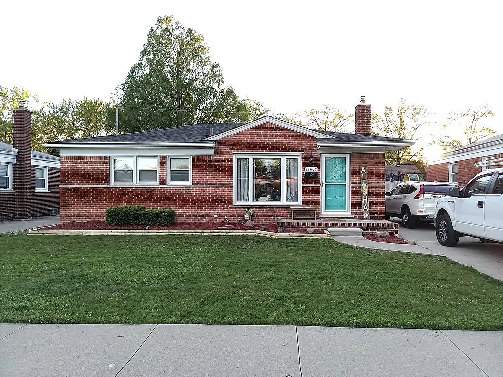 24605 Star Valley Dr photo 1