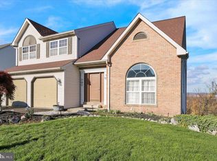 22 Rim View Ln, Reading, PA 19607