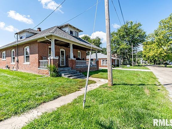 2nd image of 303 W Washington Ave