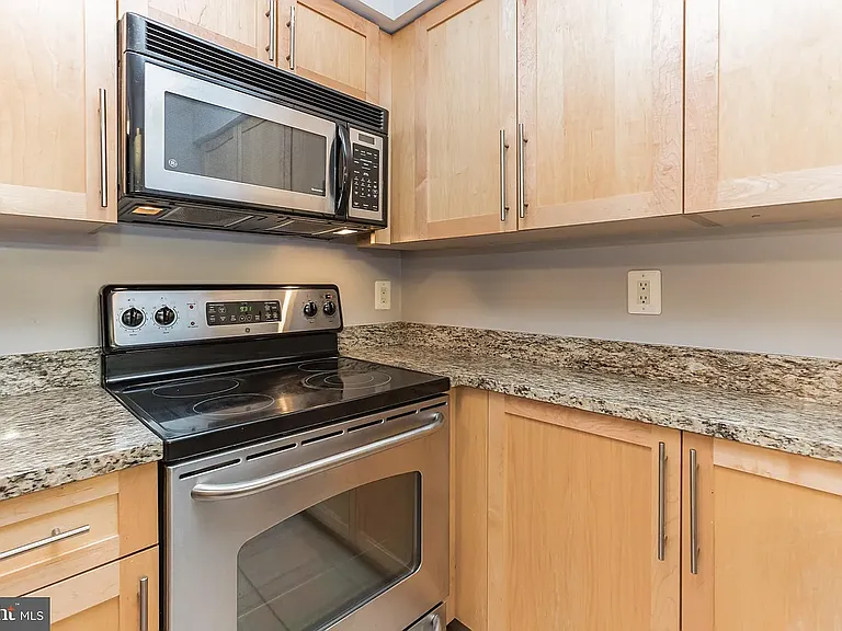 10101 Grosvenor Pl #302 — Photo 12