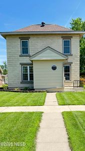 24 6th St NE, Watertown, SD, 57201