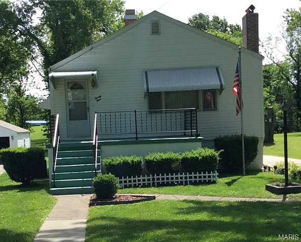 1st image of 24 Shumate Ave