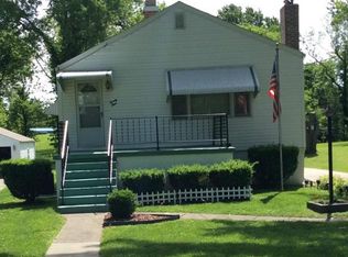 24 Shumate Ave, Maryland Heights, MO 63043