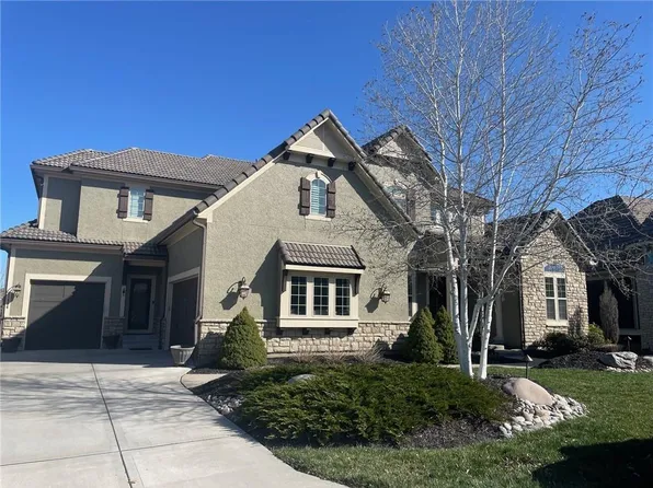 25656 W 97th St, Lenexa, KS 66227