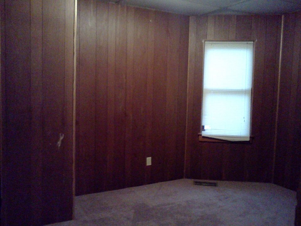2nd image of 654 Sherman St
