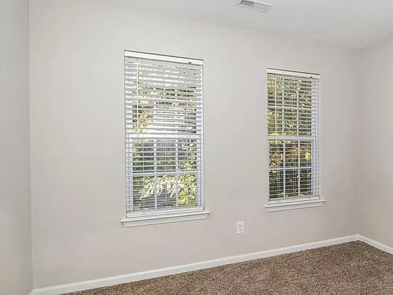 1212 Oakdale Commons Ct — Photo 13