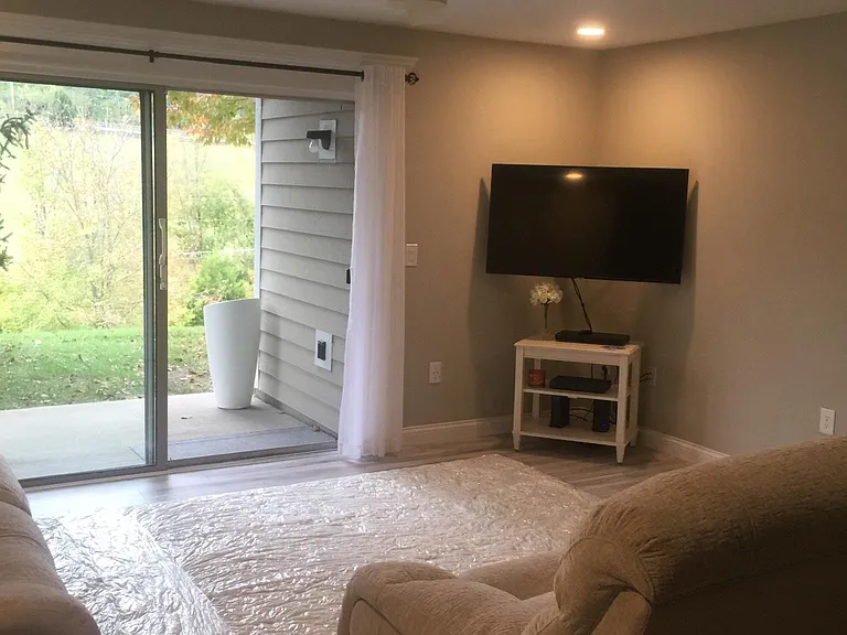 490 Lakeview Dr — Photo 10