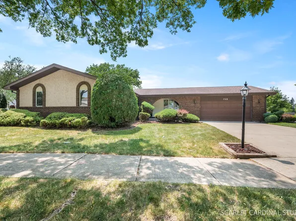 748 Quebec Pl, Westmont, IL 60559