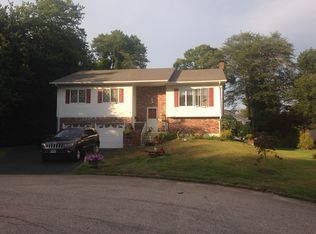 37 Gardner Cir, New London, CT 06320