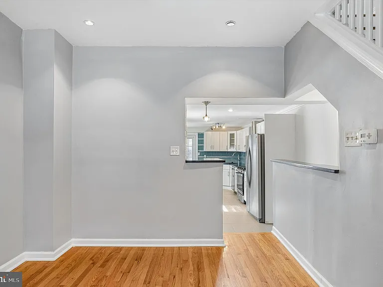 2042 E Huntingdon St — Photo 11