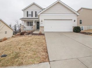 6712 Eagles View Dr, Pacific, MO 63069