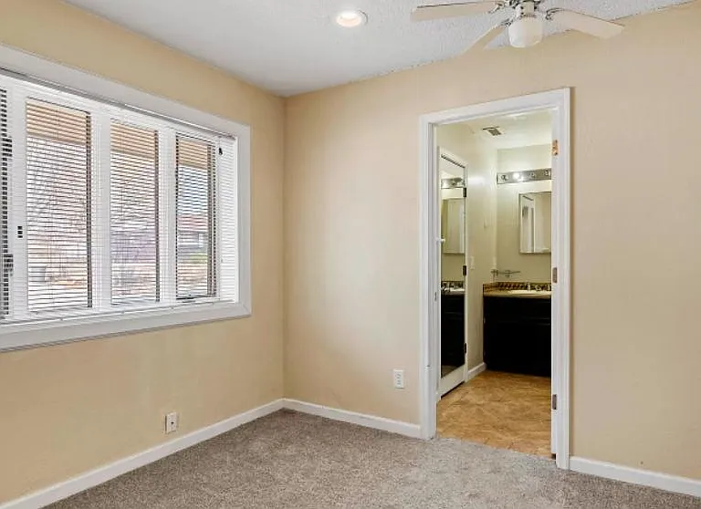 3450 N Manor Rd — Photo 7