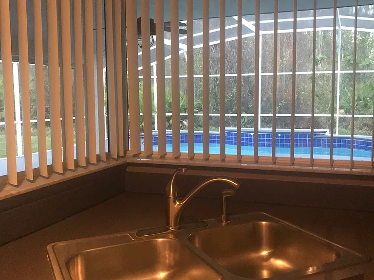 906 Thousand Oaks Blvd — Photo 10