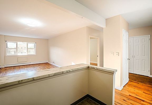 3rd image of 612 Wales Ave #3