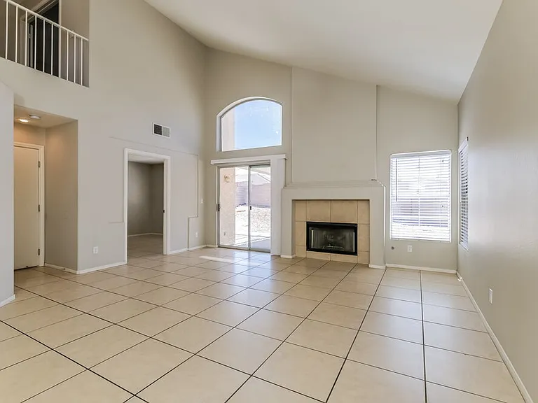 2642 Ridgewater Cir — Photo 5