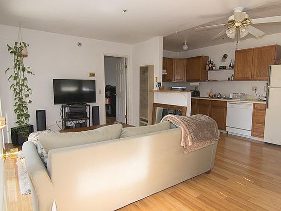 3rd image of 1215 Cacique St APT J