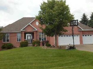 717 Vista Ridge Ln, Shakopee, MN 55379