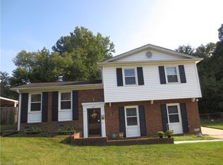 2819 Dulaire Rd, Greensboro, NC 27407