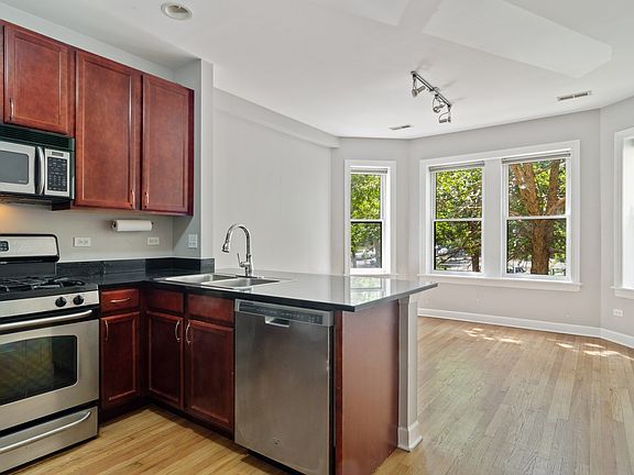 4th image of 3106 W Eastwood Ave APT 1