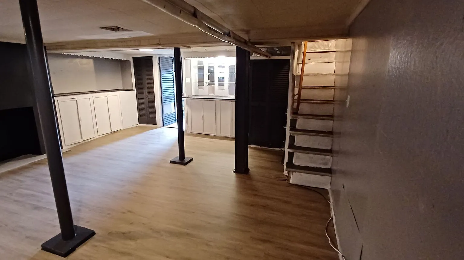 2207 Whittier Avenue — Photo 3