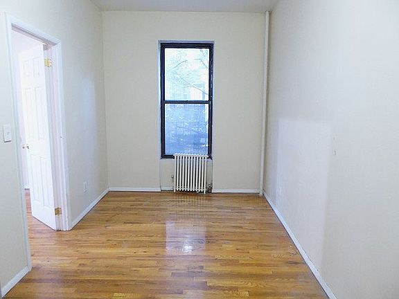 3rd image of 483 Warren St APT 2R