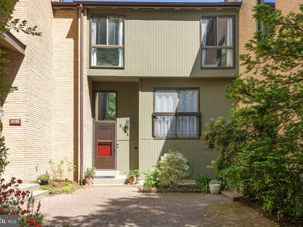 3135 Eakin Park Ct, Fairfax, VA 22031