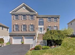 16 Maciorowski Rd, Parlin, NJ 08859