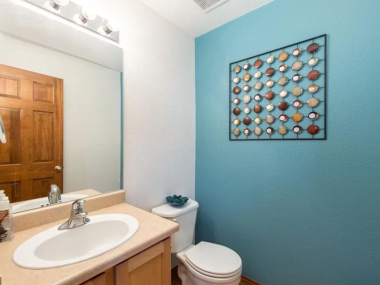 1428 S Dayton Cir — Photo 11