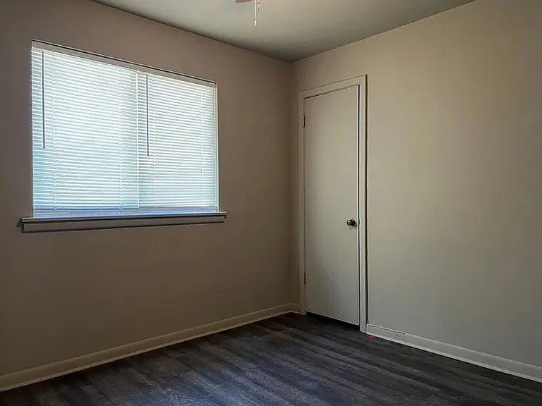 5006 N Woodland Dr — Photo 9