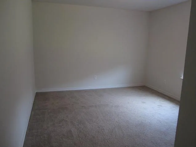 middle bedroom