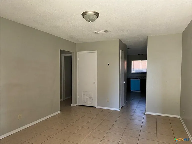 1207 Charisse St #D — Photo 8