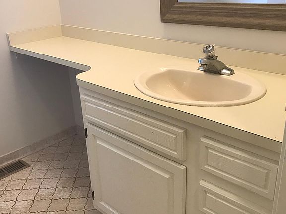5th image of 15 Owana Way APT 3