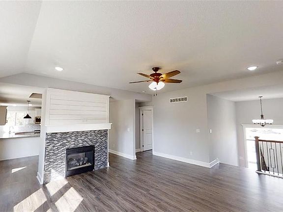 3rd image of 9009 S 9th Terrace Ct