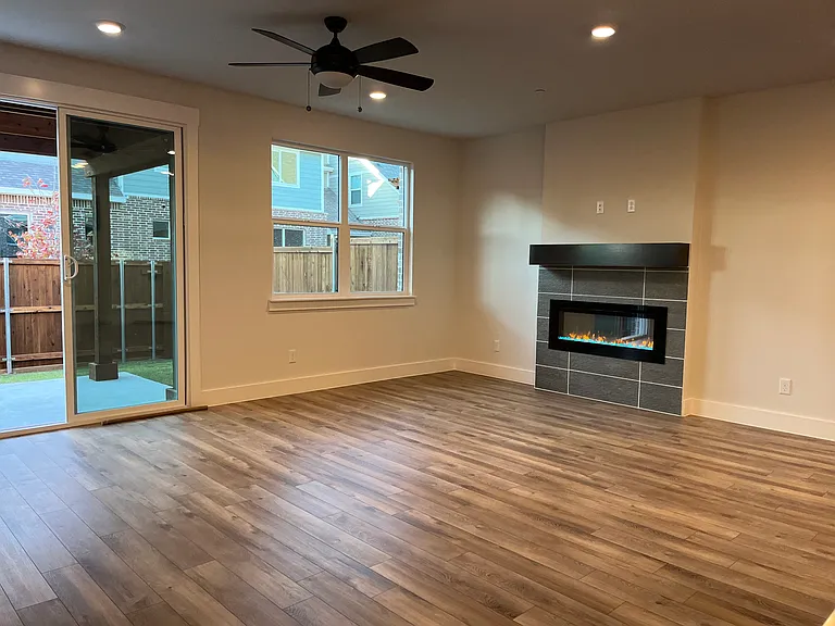 612 Laurel Ln — Photo 8