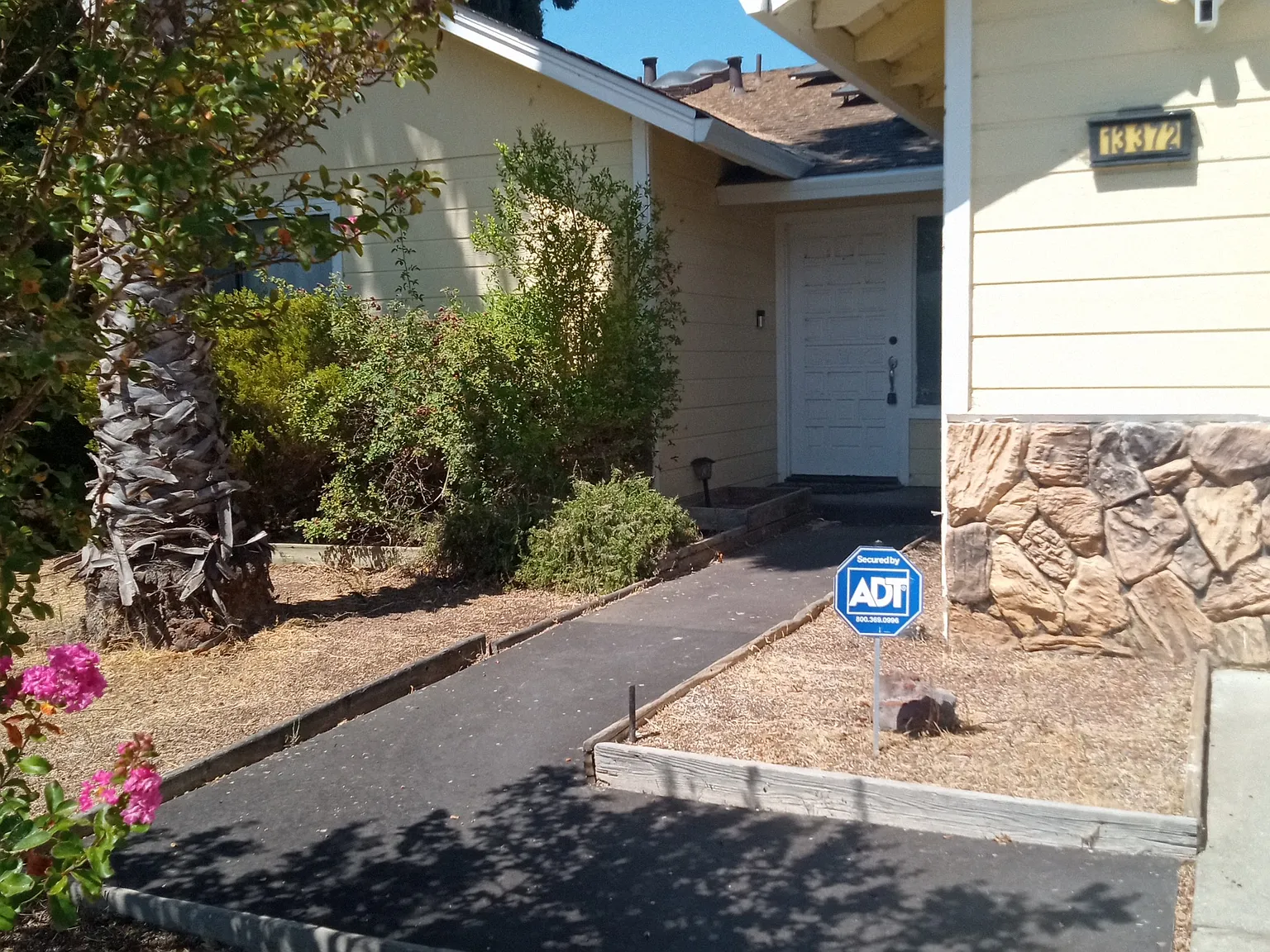 13372 Driftwood Vlg — Photo 2