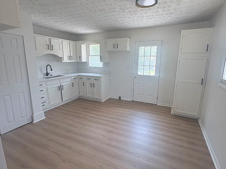 164 Pat Ln — Photo 3