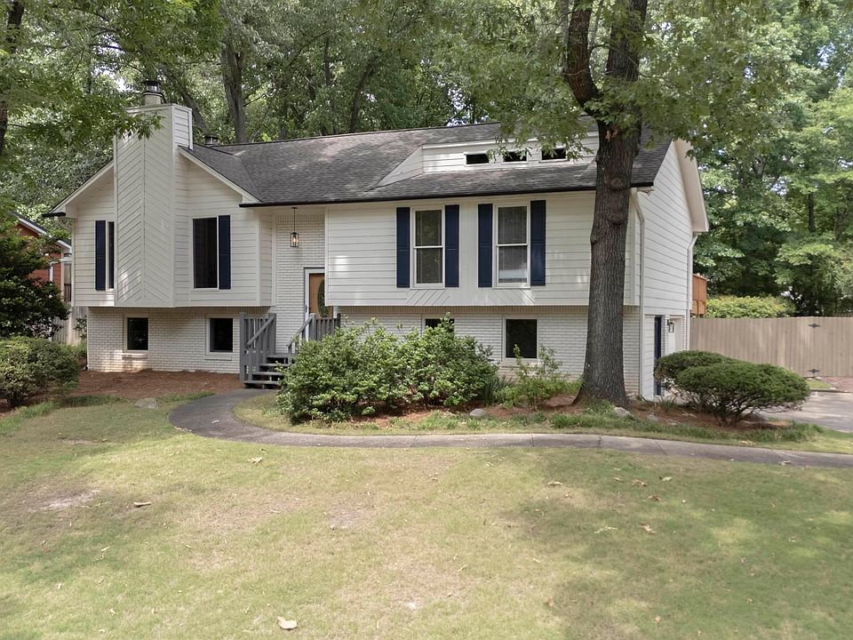 1st image of 2416 Chandawood Dr