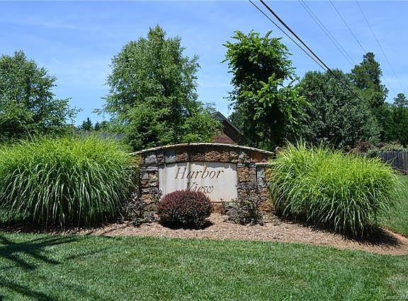 3rd image of 106 Hideaway Ln