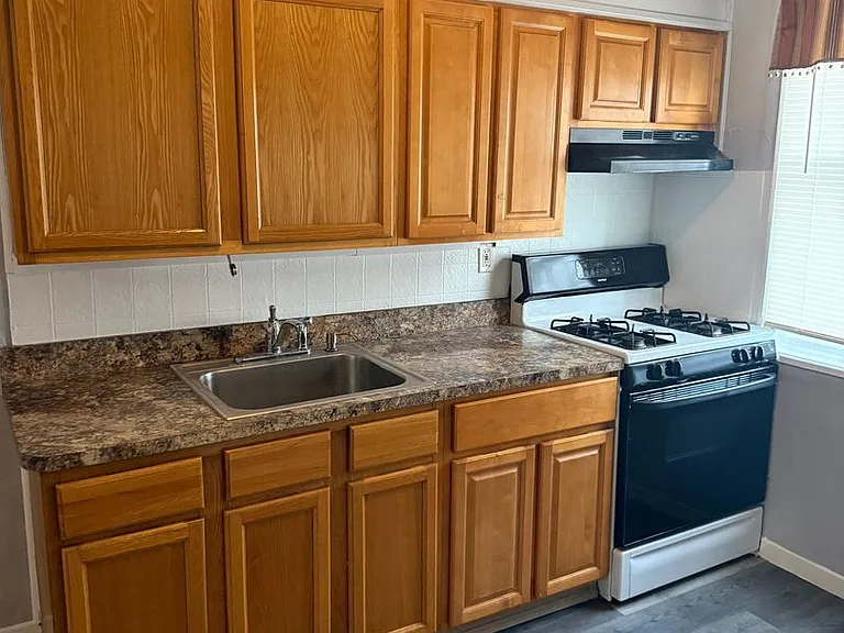 5753 N Beechwood St — Photo 38