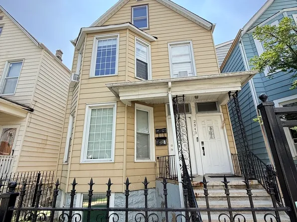 2943 N Allen Ave #1, Chicago, IL 60618