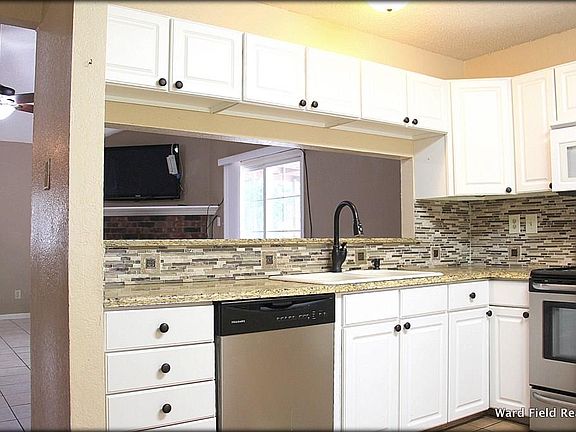 2nd image of 3611 Fairview Dr