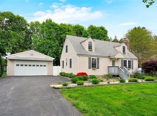 12 Woodlawn Ave, New Windsor, NY 12553